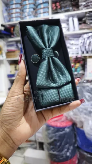 Unisex Emerald Green Bow Tie Set With Pocket Square and Cufflinks