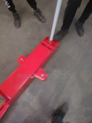 Exellent Stability and Durability Heavy Duty 10tns Trolley Jack Wula