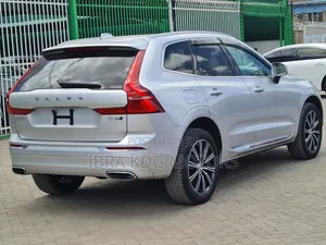 Volvo XC60 T5 Momentum AWD 2019 Silver