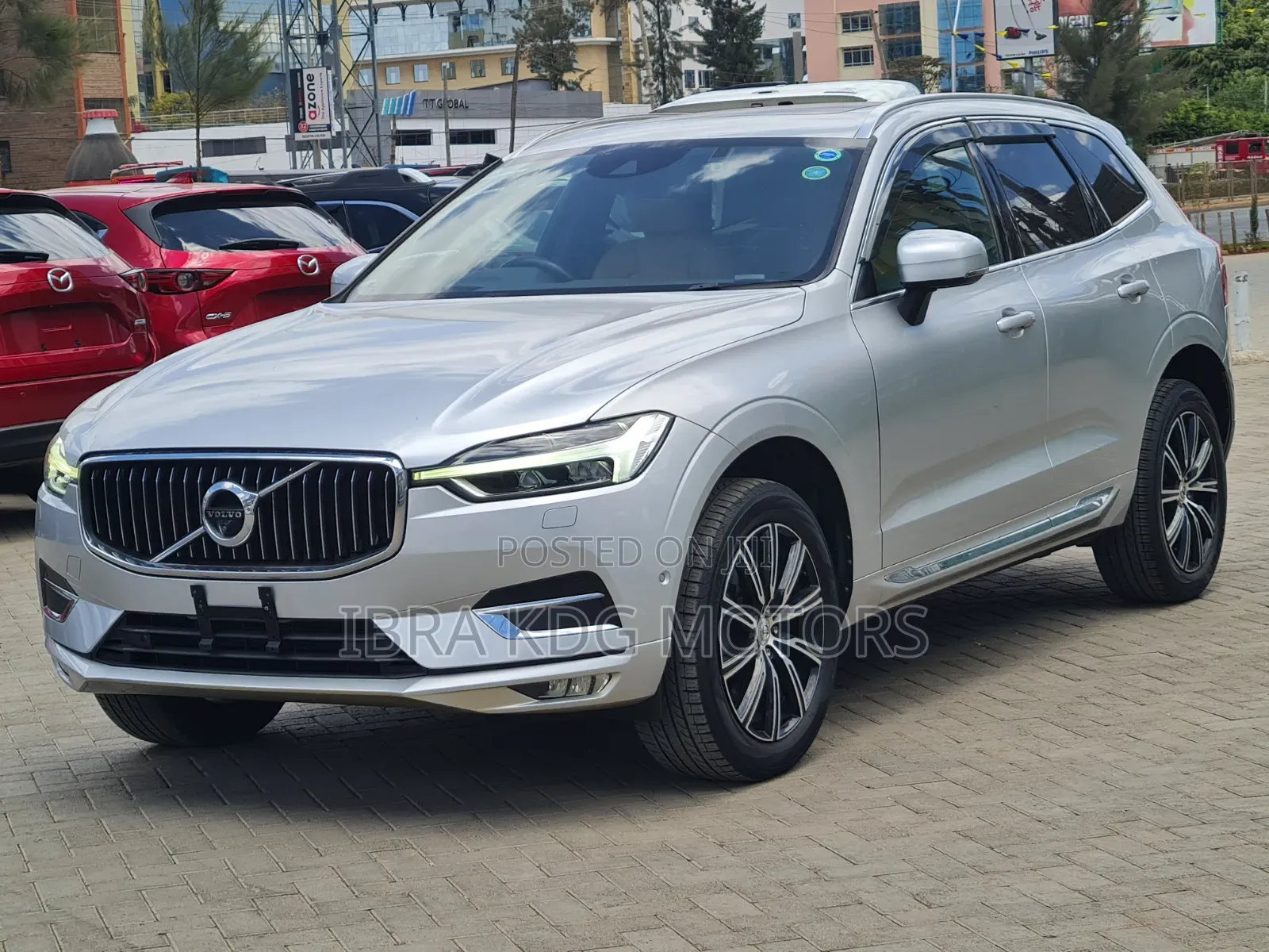 Volvo XC60 T5 Momentum AWD 2019 Silver