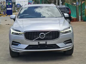 Volvo XC60 T5 Momentum AWD 2019 Silver