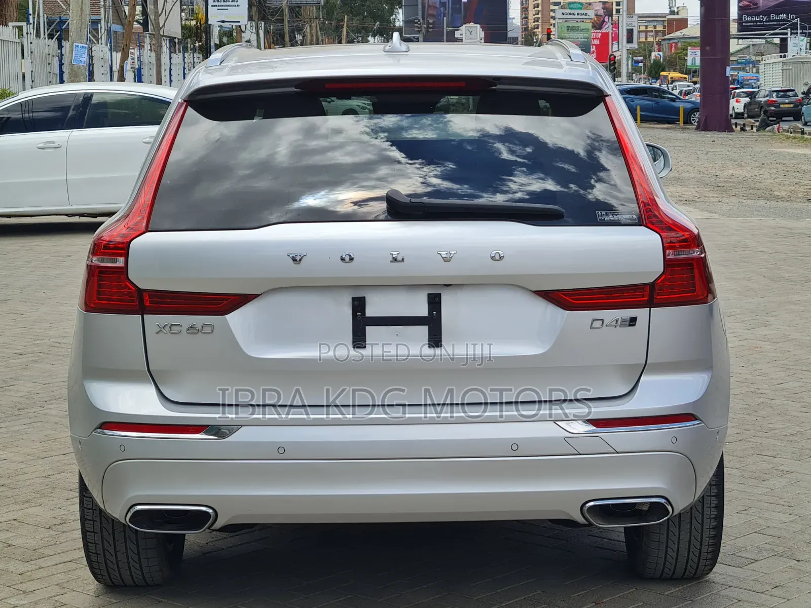 Volvo XC60 T5 Momentum AWD 2019 Silver
