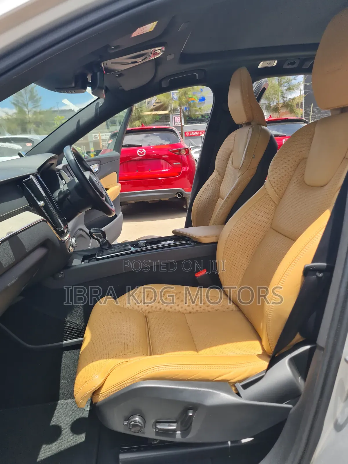 Volvo XC60 T5 Momentum AWD 2019 Silver