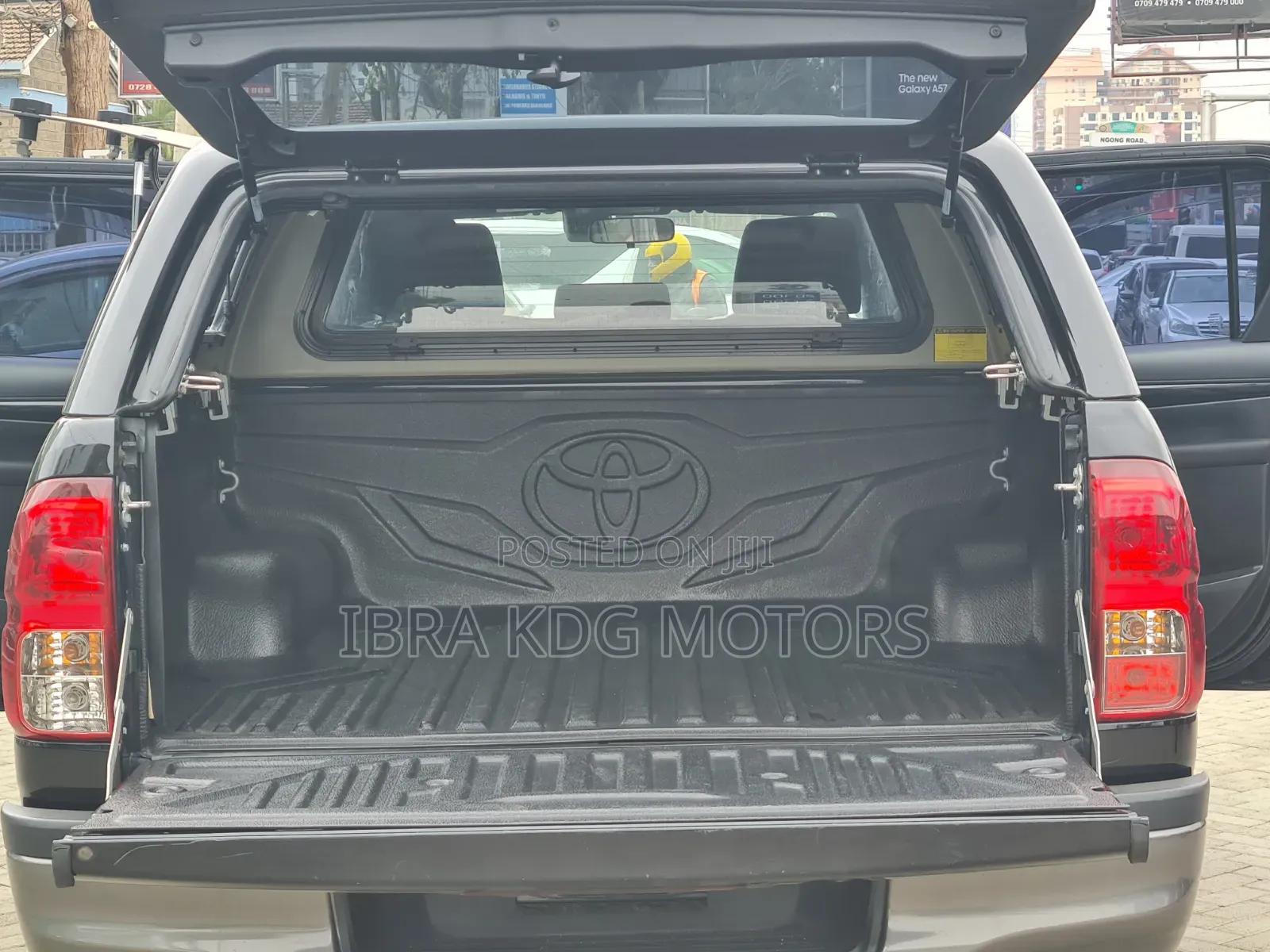 Toyota Hilux 2019 Black