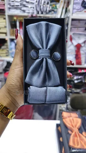 Unisex Gray Bow Tie Set With Pocket Square and Cufflinks