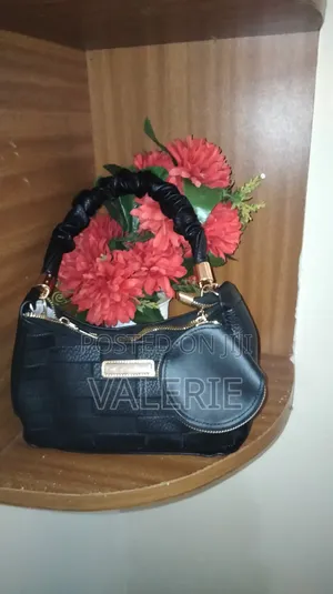 Shoulder Bag for Keeps