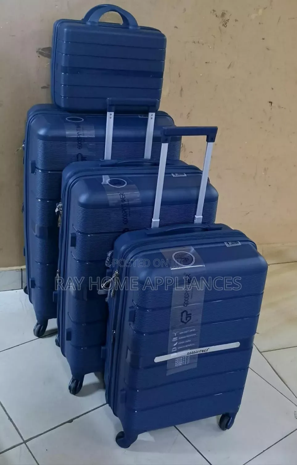 Size 1 4 in 1 Luxurious Unbreakable Suitcase Set