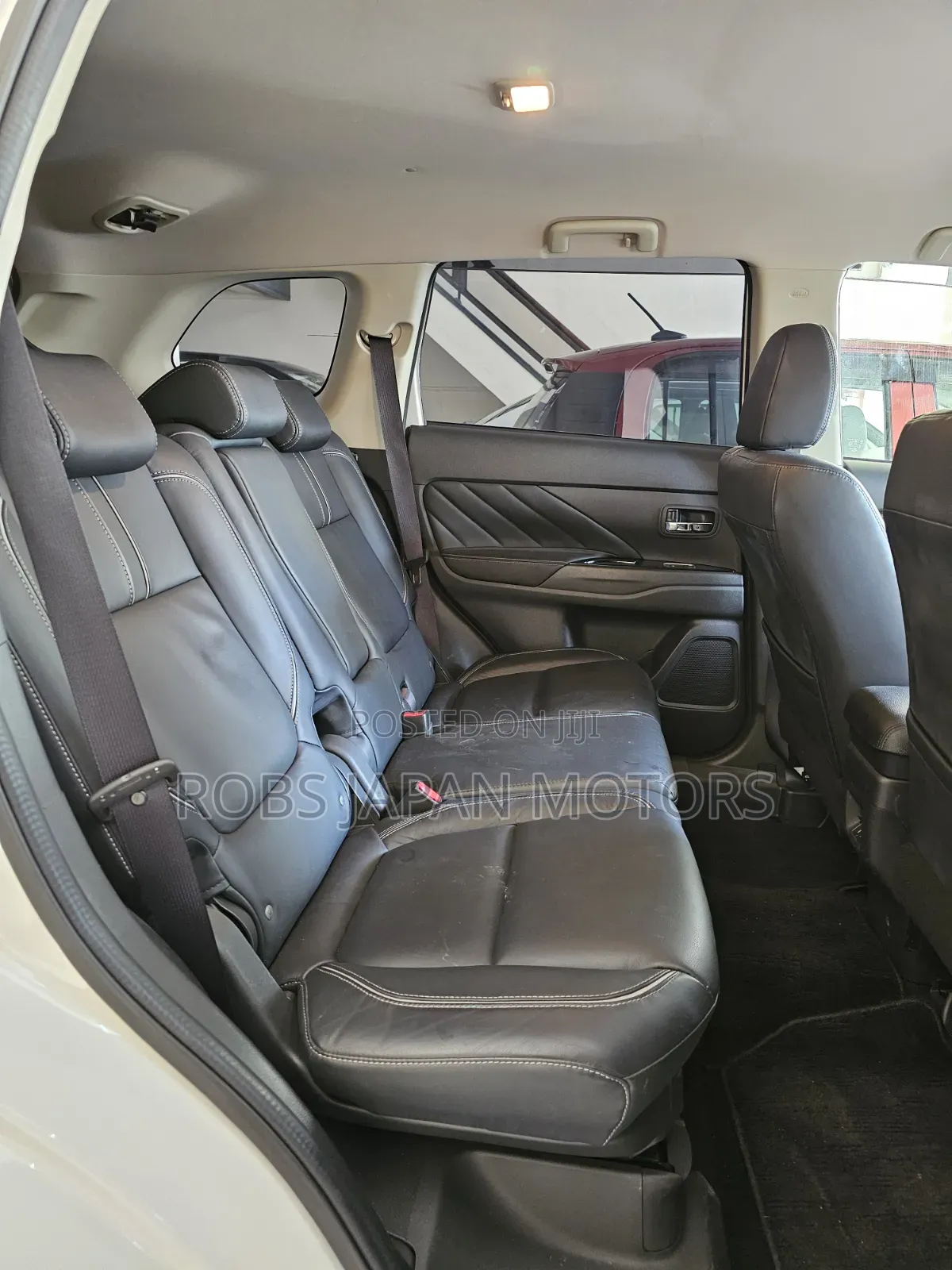 Mitsubishi Outlander 2019 Off white