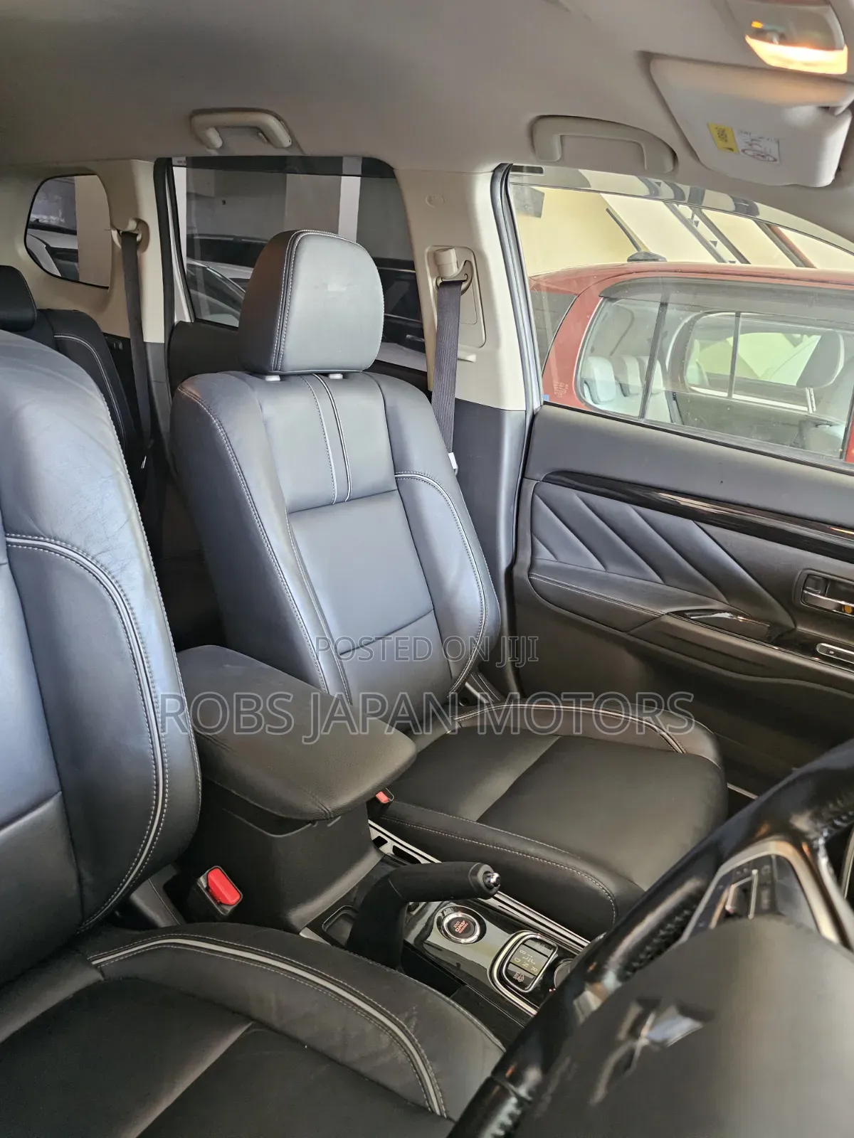 Mitsubishi Outlander 2019 Off white