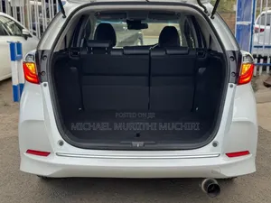 Honda Fit Shuttle 2019 White