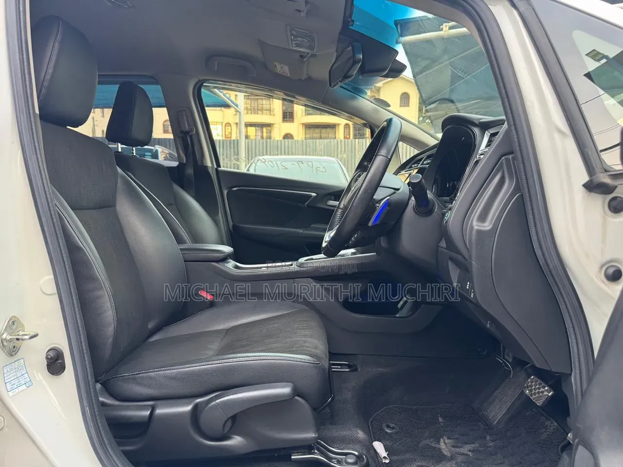 Honda Fit Shuttle 2019 White