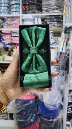 Unisex Green Bow Tie Set With Pocket Square and Cufflinks