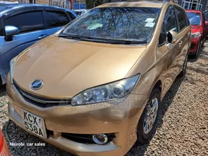 Toyota Wish 2012 Gold