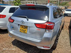 Toyota Corolla Fielder 2016 Silver