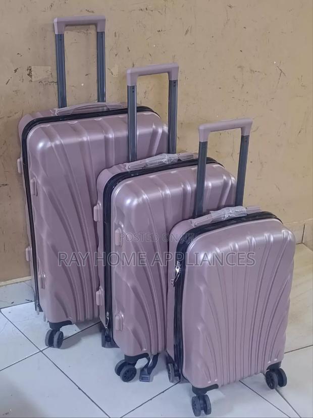 Luxurious Unbreakable Suitcase Set 3 in 1