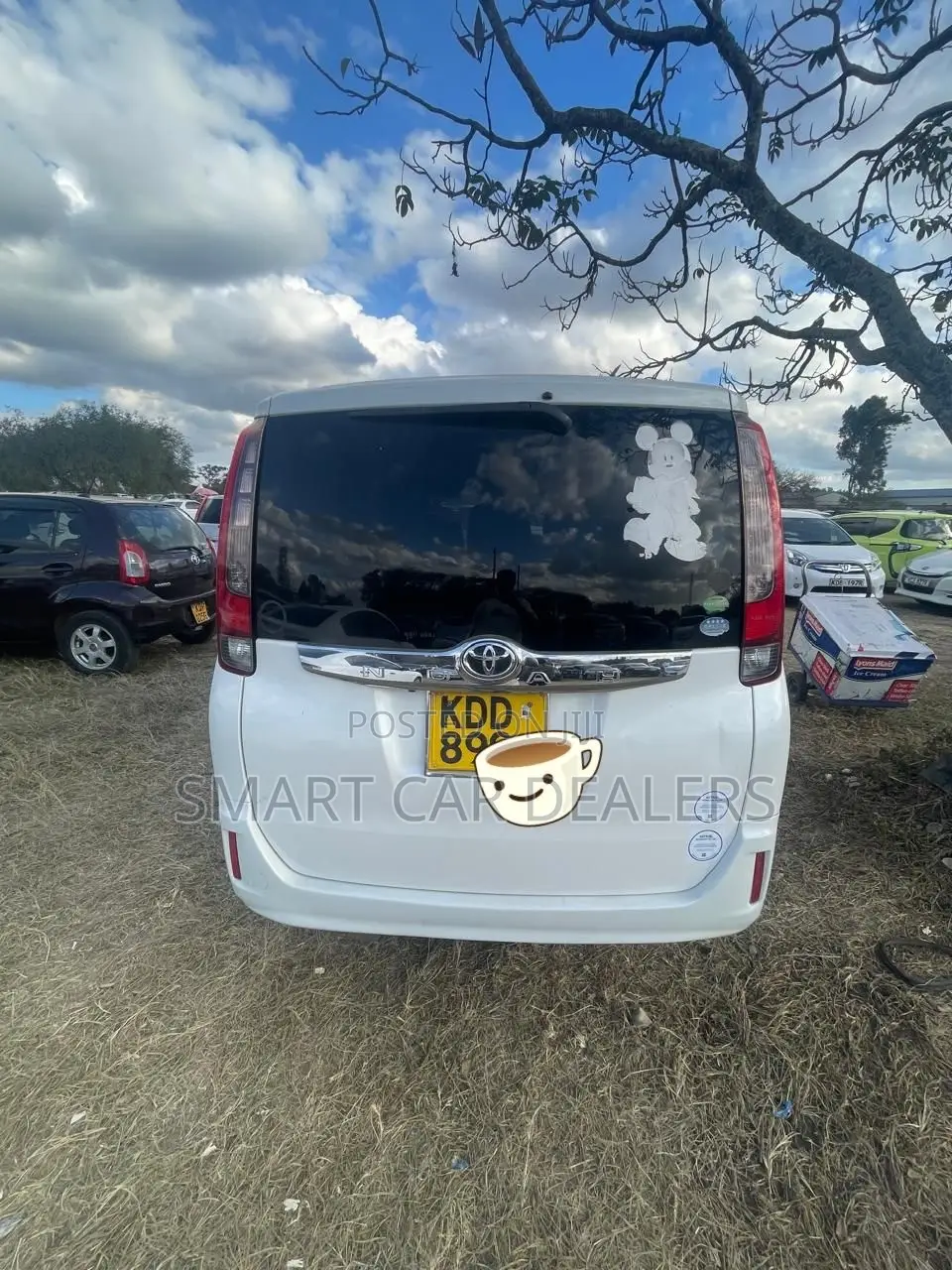 Toyota Noah 2014 White