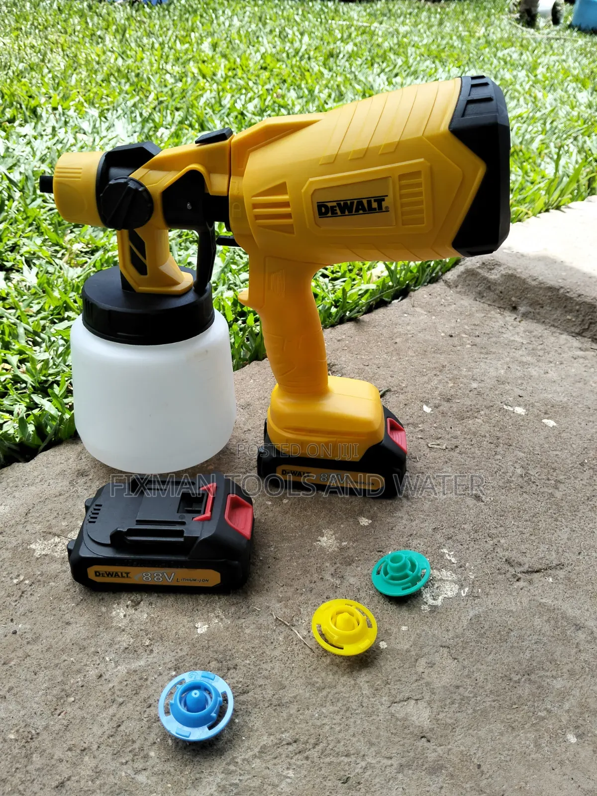 New Dewalt Cordless Spray Gun 550w 88Volts 2 Battery and Accessories