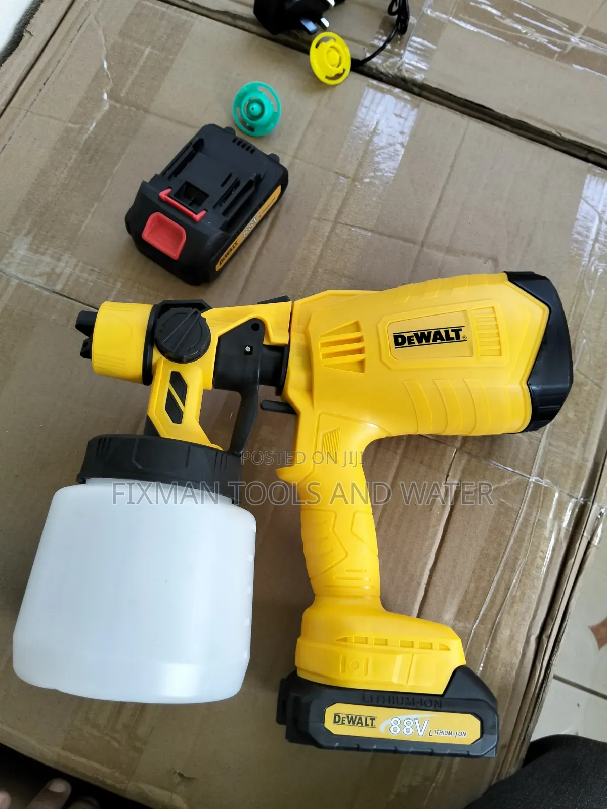 Fine Painting DEWALT Sprayer Gun 88V 2 Battery and Charger