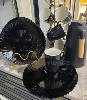 13piece Dinner Set Cups/Plates Stands Not Included