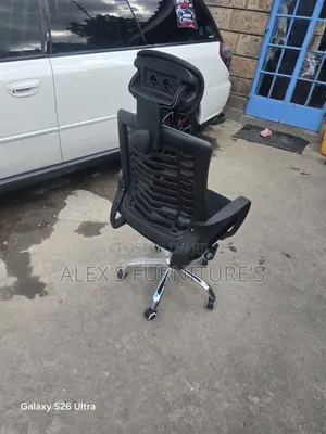 Swivel Modern Office Chairs/Adjustable Headrest Chairs