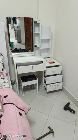 Vanity Dressing Table With Drawer