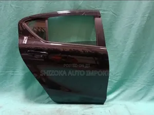 R Door Assy Rh Toyota Aqua Nhp10 2012