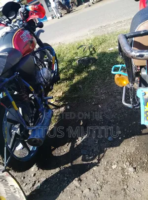 Honda CB 2022 Red