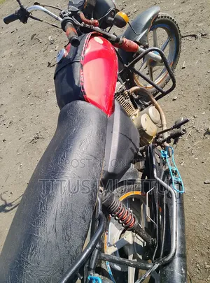 Honda CB 2022 Red