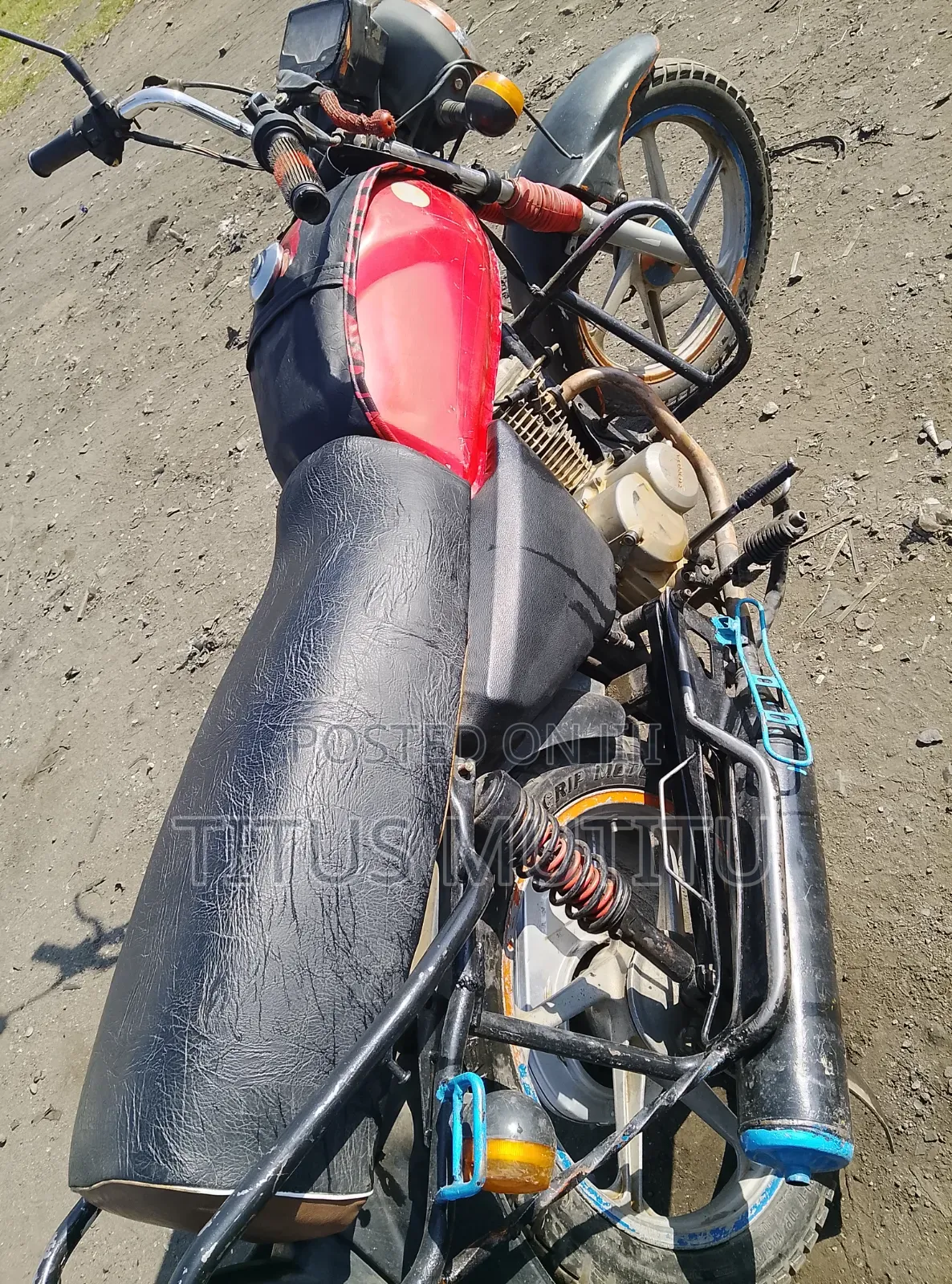 Honda CB 2022 Red