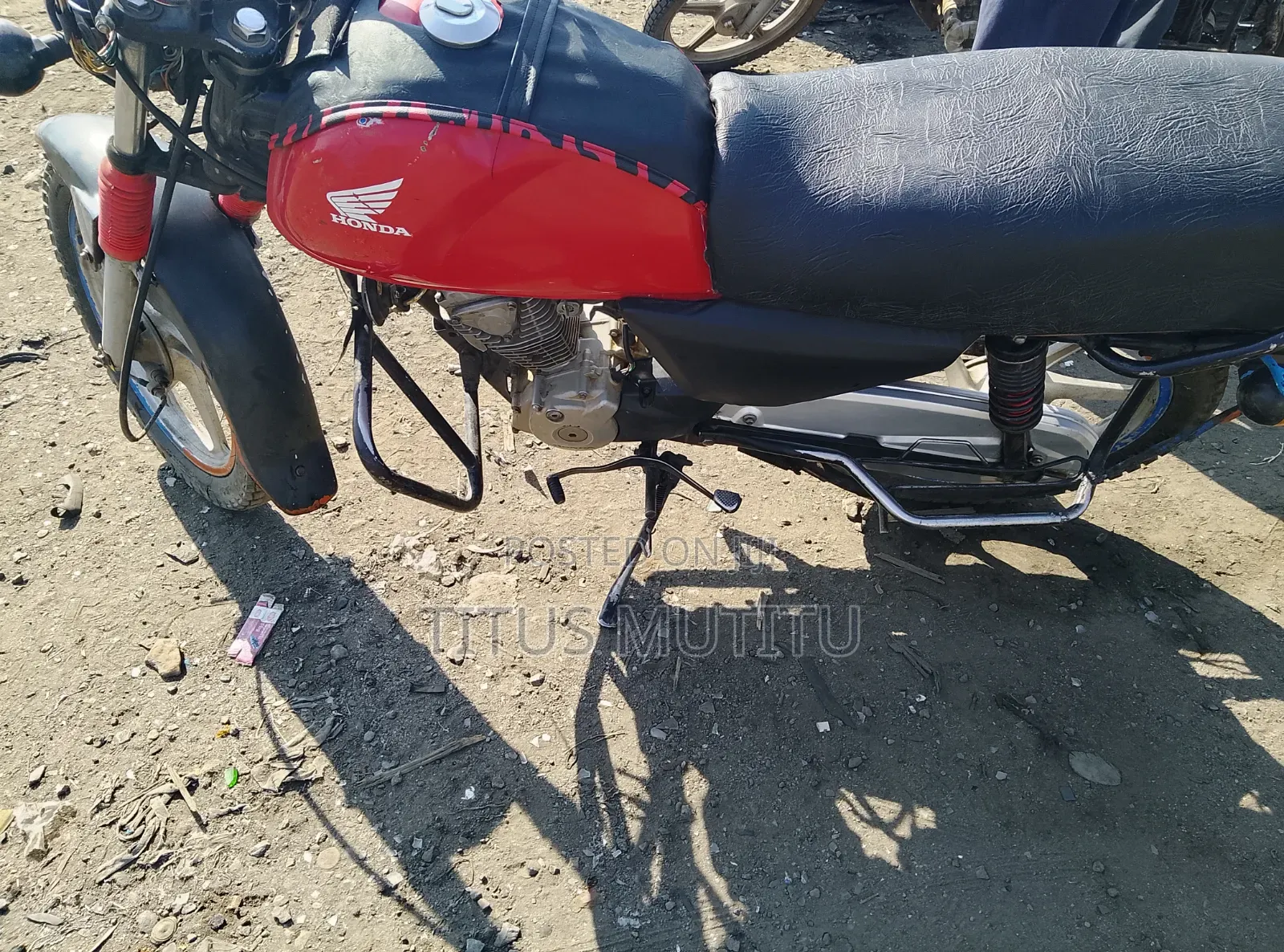 Honda CB 2022 Red