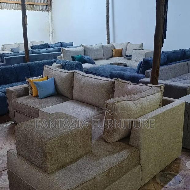 L-Shaped Grey (5-Seater) + Ottoman - thumbnail 3