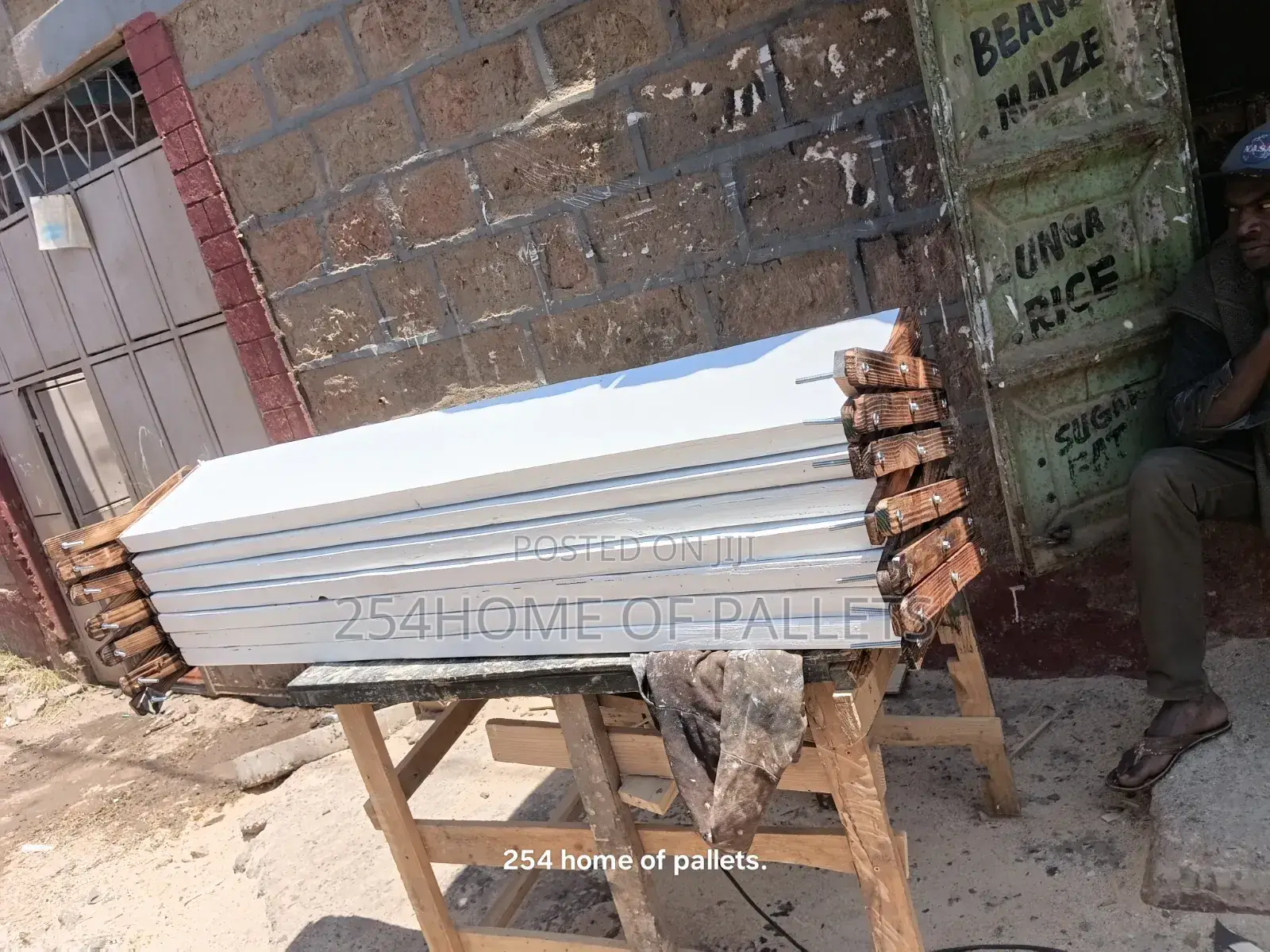 50 Pairs (100 Shoes) Foldable  Pallet Shoe Rack