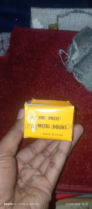 100 Pieces Box Metallic Curtain Hooks