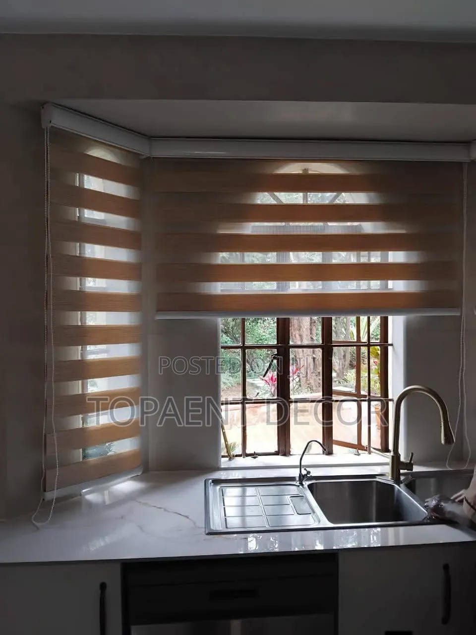 QUALITY Bay Window Living Room and Kitchen Horizontal Roller Blinds