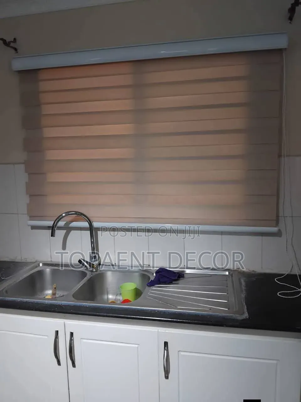 Short Kitchen Window Horizontal Roller Blinds