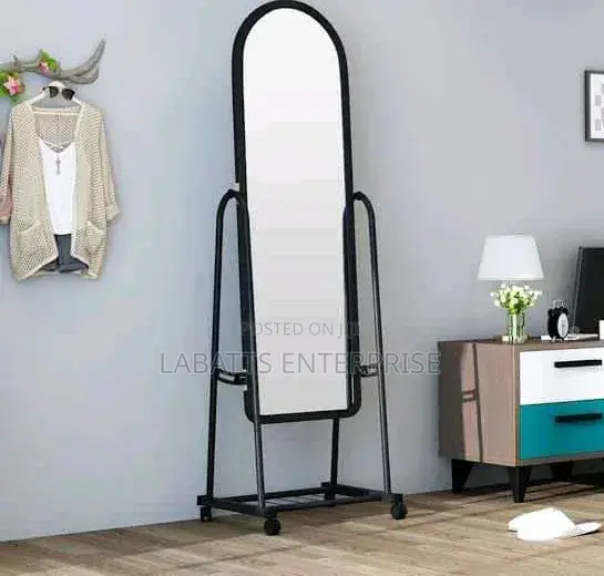 Full-Length Dressing Mirror With Shoes Rack