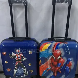 Kids’ Hard-Shell Suitcase Design, Lightweight With Wheels and Pull