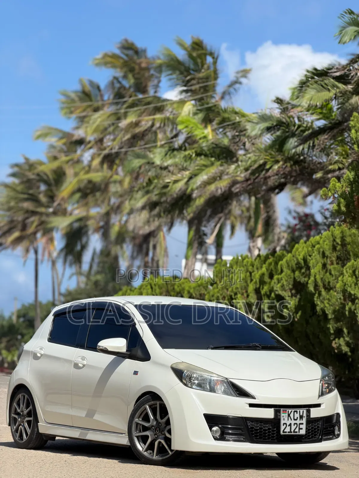 Toyota Vitz 2012 White