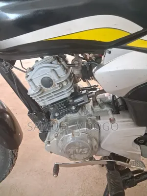 TVS HLX 125 2022 Black