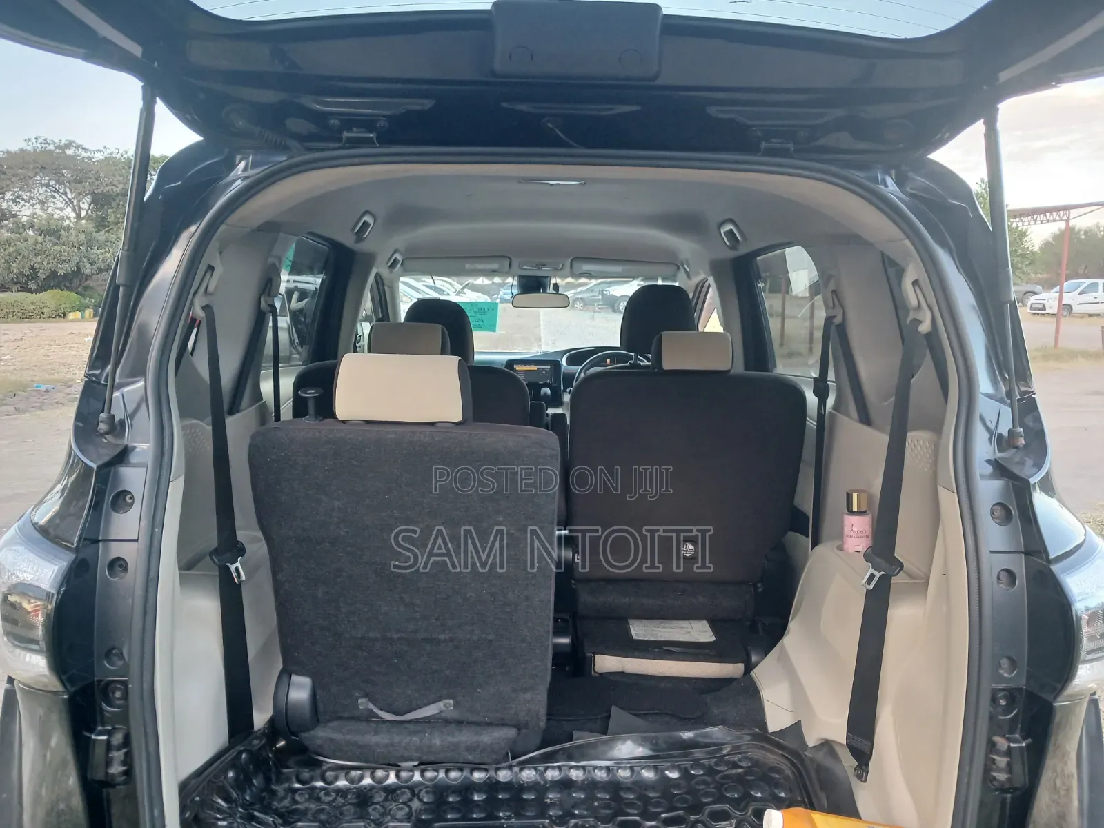 Toyota Sienta 2017 Black