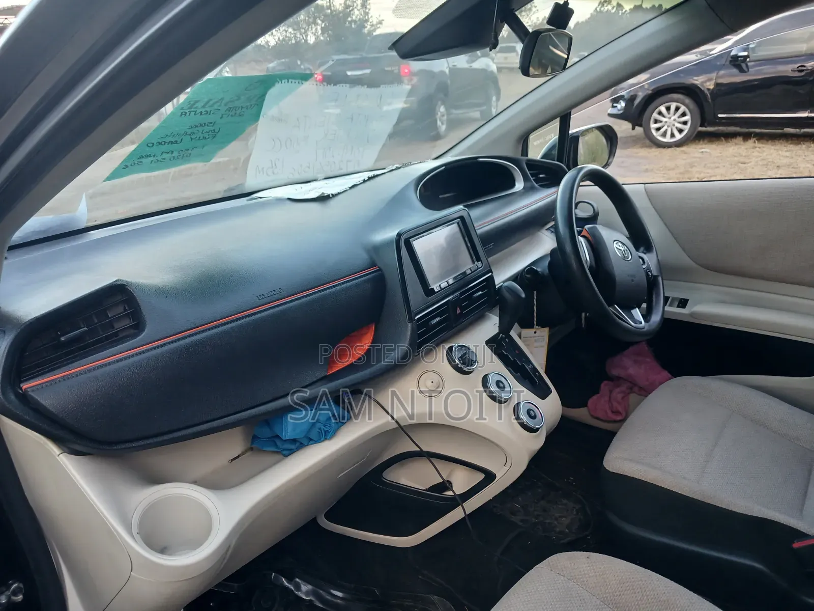 Toyota Sienta 2017 Black