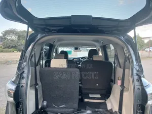 Toyota Sienta 2017 Black