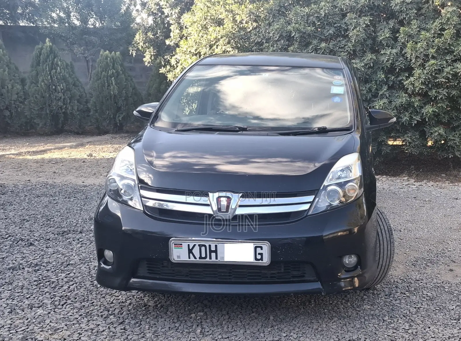 Toyota ISIS 1.8 Platana 2WD 2016 Black