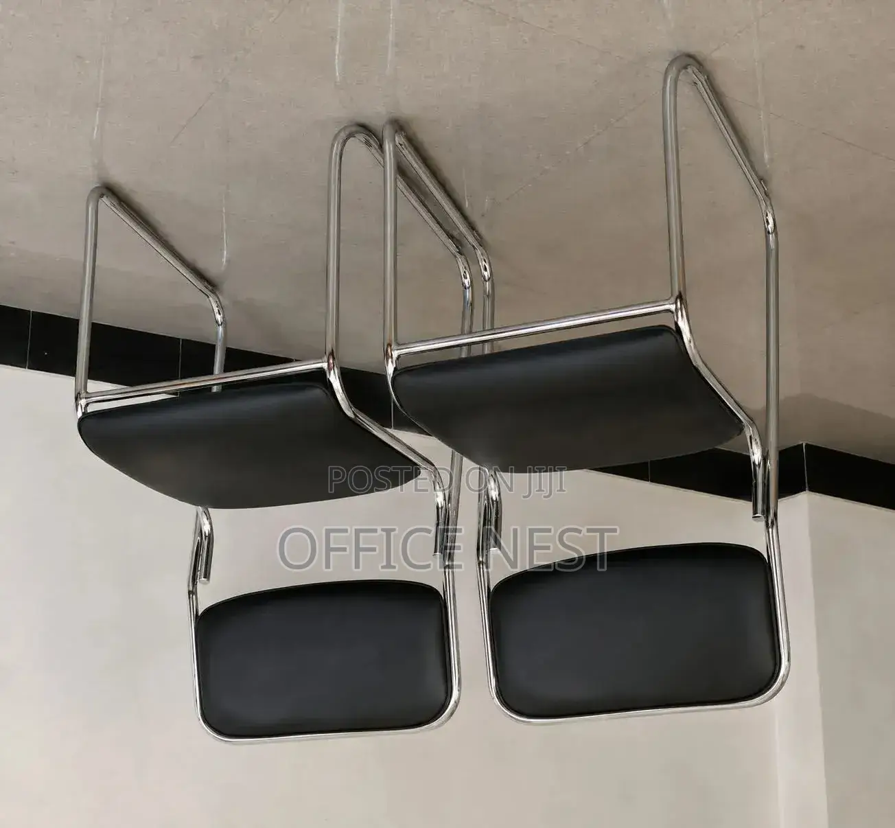 Black Visitor Office Chair – Chrome Frame