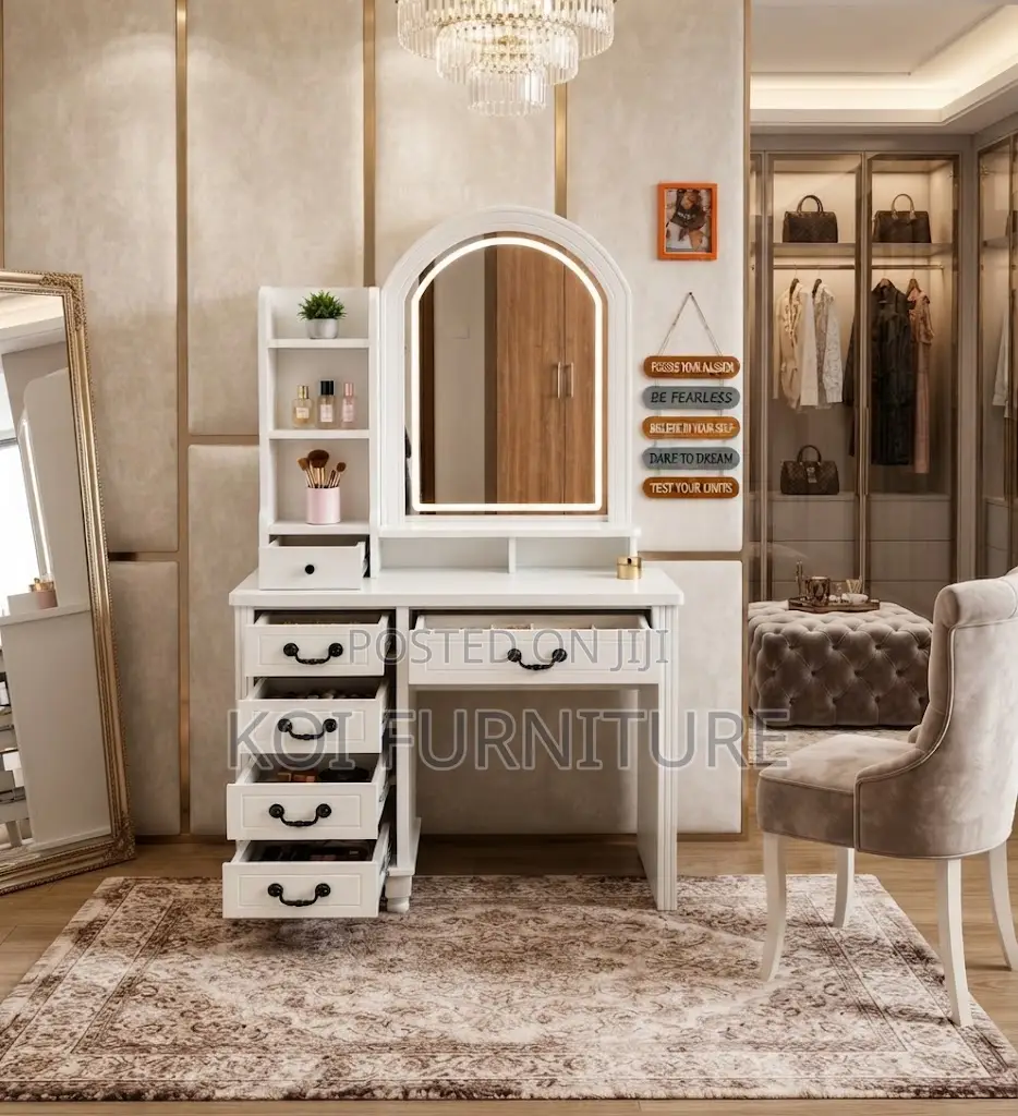 Dressers; Elegant White Dressing Vanity SetWith Lockable Drawers