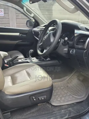 Toyota Hilux 2016 Gray