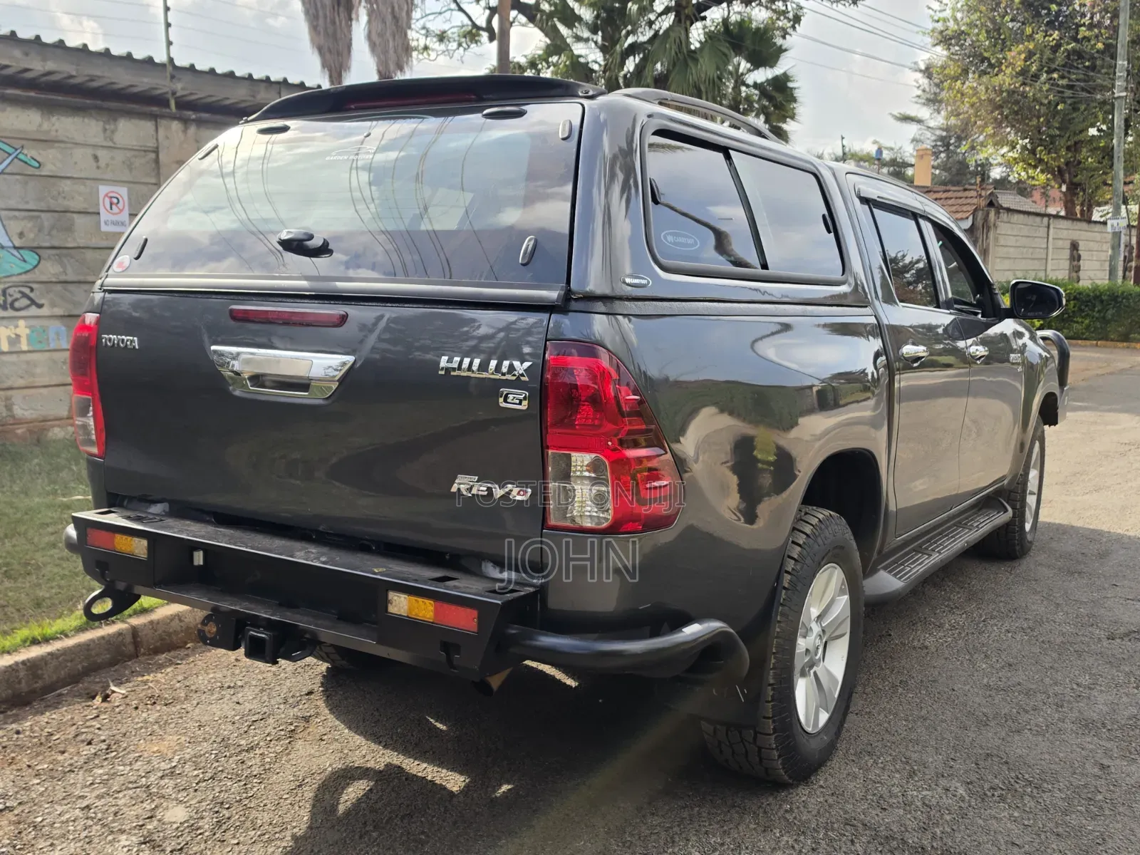Toyota Hilux 2016 Gray