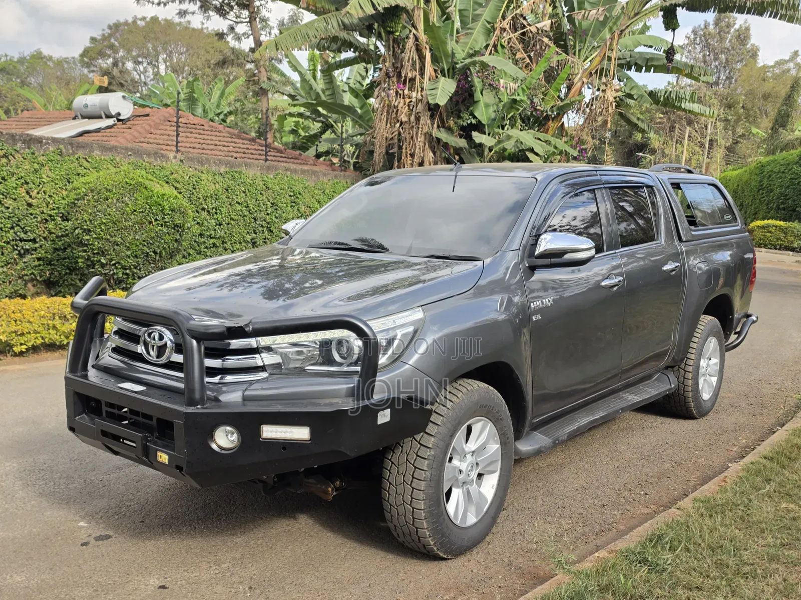 Toyota Hilux 2016 Gray
