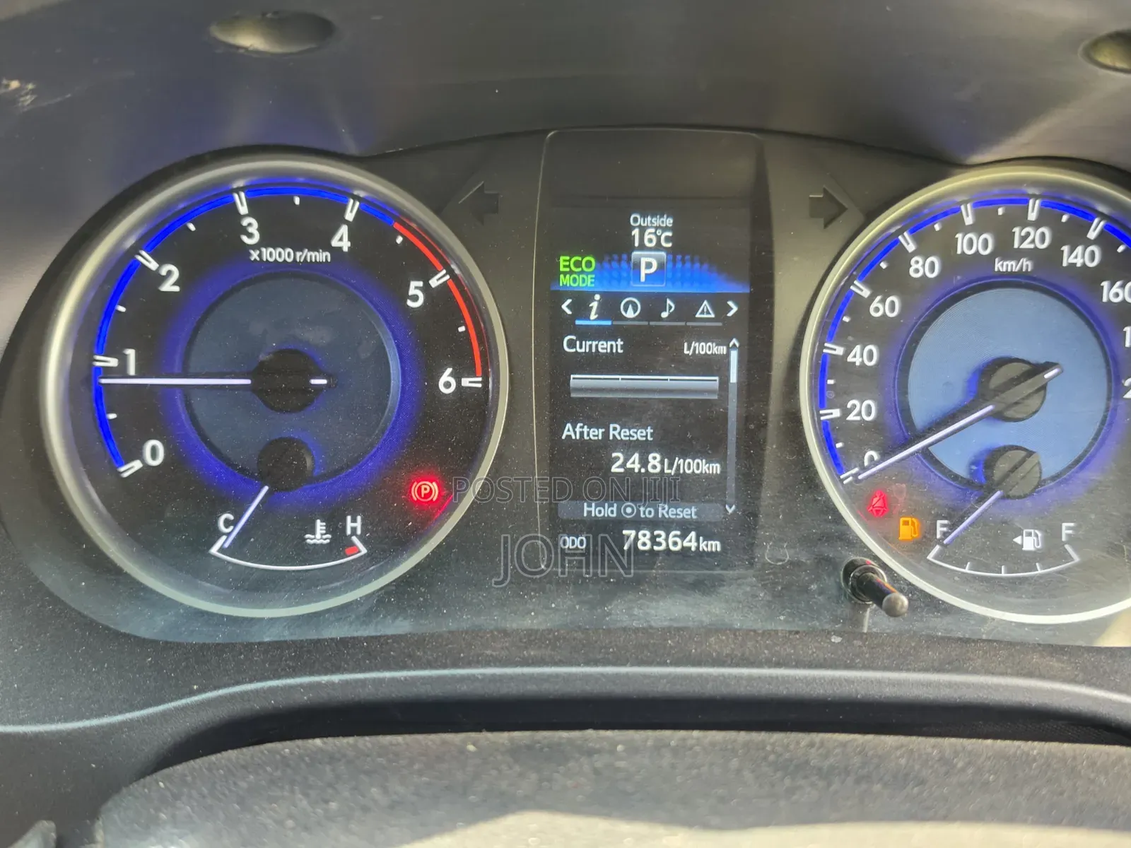 Toyota Hilux 2016 Gray