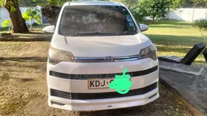 Toyota Spade 1.5 2015 Pearl